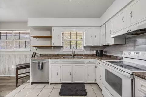 Kitchen - 469 Stillwell Blvd, Crestview, FL 32539 photo 3 of 3