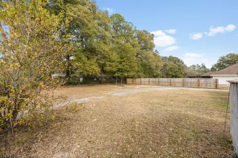 Exterior - 469 Stillwell Blvd, Crestview, FL 32539 photo 6 of 6