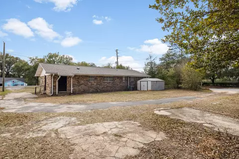 Exterior - 469 Stillwell Blvd, Crestview, FL 32539 photo 2 of 6