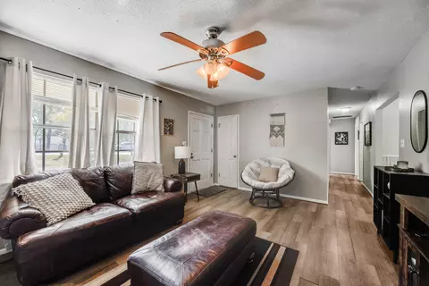 Entry Way - 469 Stillwell Blvd, Crestview, FL 32539 photo 1 of 4