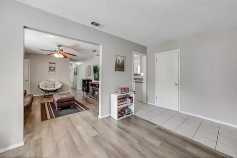 Entry Way - 469 Stillwell Blvd, Crestview, FL 32539 photo 4 of 4