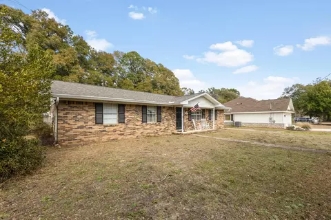 Exterior - 469 Stillwell Blvd, Crestview, FL 32539 photo 1 of 6