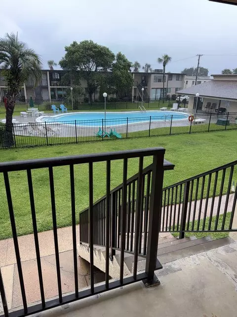 300 Miracle Strip Parkway Pkwy #1C, Mary Esther, FL 32569