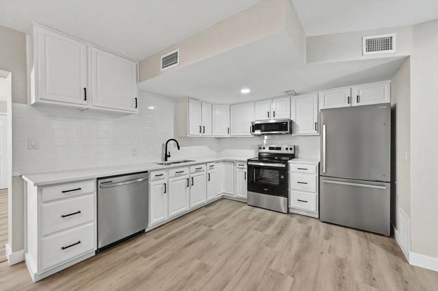 136 Valencia Dr, Fort Walton Beach, FL 32547