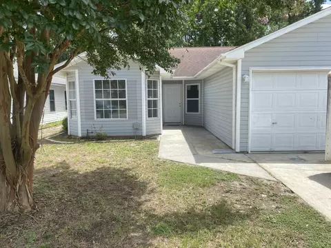 41 Ruby Cir, Mary Esther, FL 32569