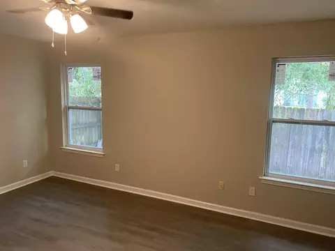Living - 41 Ruby Cir, Mary Esther, FL 32569 photo 2 of 3