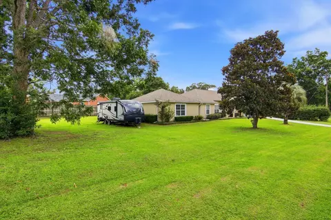 Exterior - 5802 Stafford Blvd, Crestview, FL 32539 photo 7 of 14