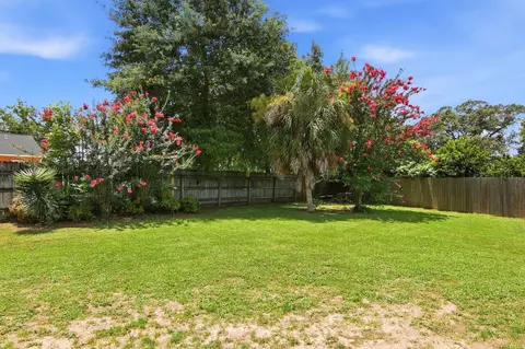 Exterior - 5802 Stafford Blvd, Crestview, FL 32539 photo 8 of 14