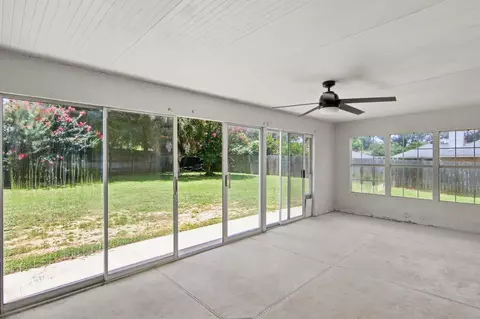 Exterior - 5802 Stafford Blvd, Crestview, FL 32539 photo 5 of 14
