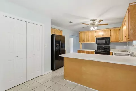 Kitchen - 5802 Stafford Blvd, Crestview, FL 32539 photo 2 of 5