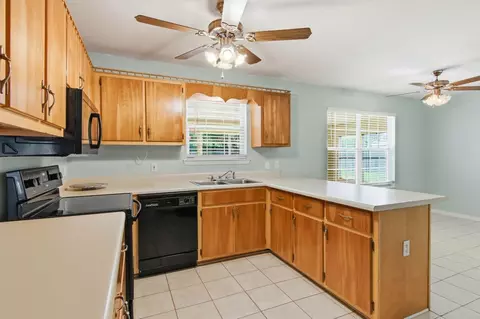 Kitchen - 5802 Stafford Blvd, Crestview, FL 32539 photo 1 of 5