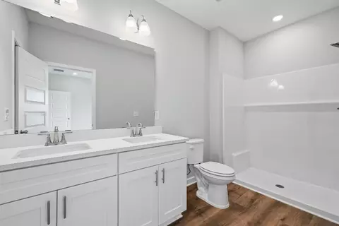 Bath - 6139 Mildreds Way, Crestview, FL 32539 photo 1 of 2