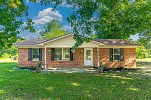91 North St, Defuniak Springs, FL 32433
