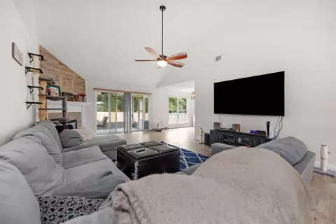 679 Brunson St, Crestview, FL 32536 photo 4