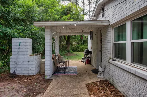 Exterior - 932 Kelvin Ct, Crestview, FL 32536 photo 2 of 7
