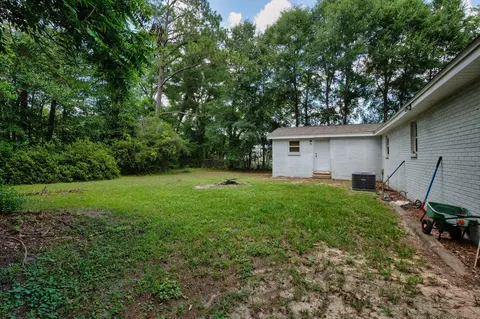Exterior - 932 Kelvin Ct, Crestview, FL 32536 photo 3 of 7