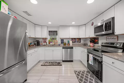 Kitchen - 932 Kelvin Ct, Crestview, FL 32536 photo 1 of 2