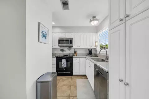 Kitchen - 159 Durango Rd #159, Destin, FL 32541 photo 3 of 5