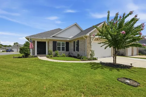 111 Hornet Ln, Valparaiso, FL 32580