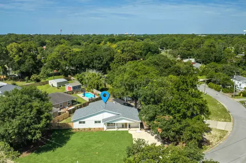 69 NE Laurie Dr, Fort Walton Beach, FL 32548