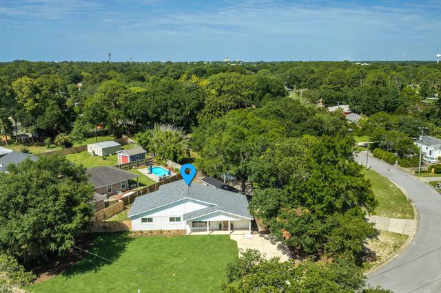 69 NE Laurie Dr, Fort Walton Beach, FL 32548