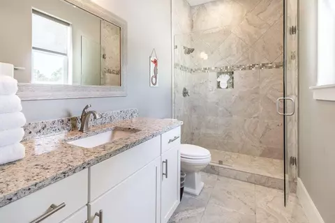 Bath - 77 Mobile St, Miramar Beach, FL 32550 photo 4 of 6