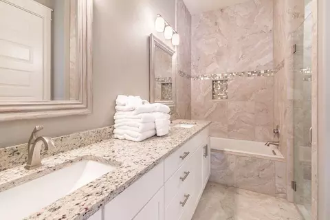 Bath - 77 Mobile St, Miramar Beach, FL 32550 photo 2 of 6