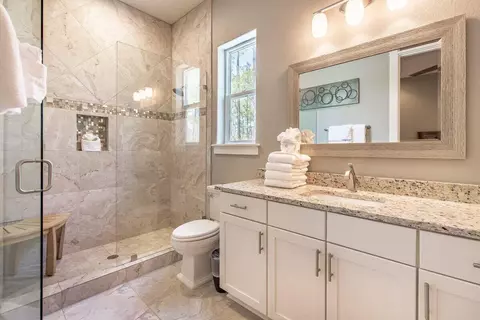 Bath - 77 Mobile St, Miramar Beach, FL 32550 photo 5 of 6