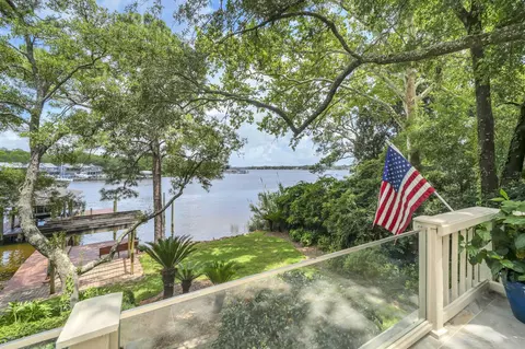 317 Edrehi Dr, Niceville, FL 32578