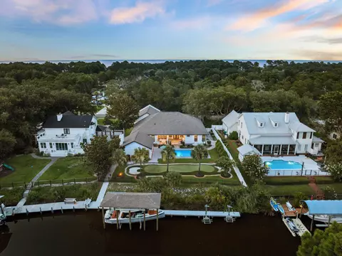 4049 N Indian Byu, Destin, FL 32541
