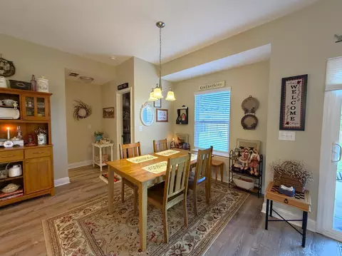 Dining - 5431 Lee Farm Blvd, Crestview, FL 32536 photo 3 of 3