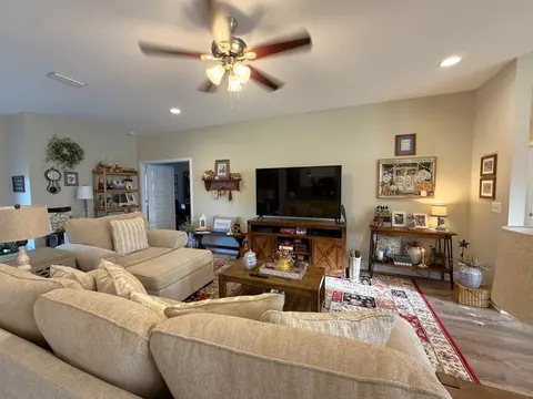 Living - 5431 Lee Farm Blvd, Crestview, FL 32536 photo 2 of 3