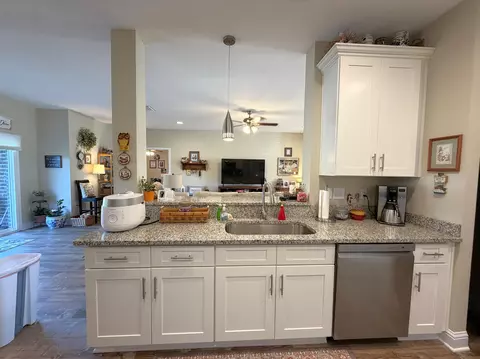 Kitchen - 5431 Lee Farm Blvd, Crestview, FL 32536 photo 3 of 4
