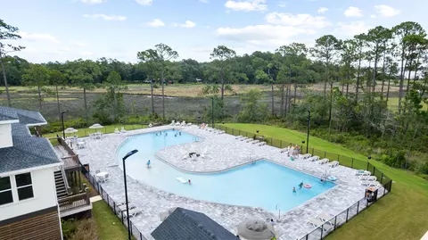 Exterior - 102 Shimmer Cir, Freeport, FL 32439 photo 11 of 13