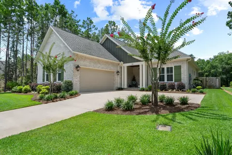 Exterior - 102 Shimmer Cir, Freeport, FL 32439 photo 10 of 13