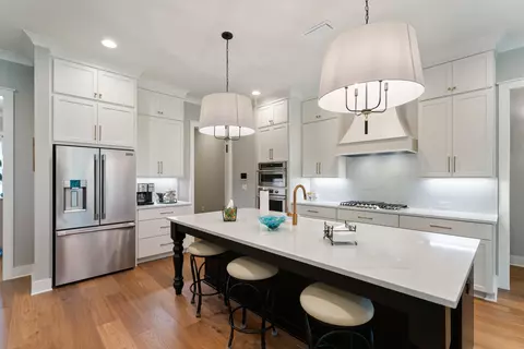 Kitchen - 102 Shimmer Cir, Freeport, FL 32439 photo 1 of 2