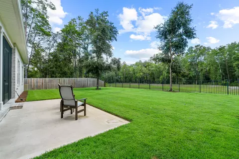 Exterior - 102 Shimmer Cir, Freeport, FL 32439 photo 6 of 13