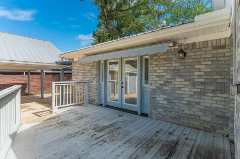 Exterior - 140 Gillis Dr, Crestview, FL 32536 photo 6 of 10