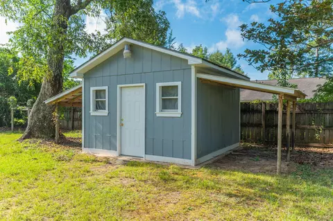 Exterior - 140 Gillis Dr, Crestview, FL 32536 photo 8 of 10