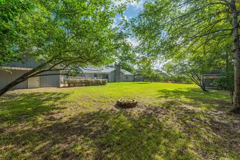 Exterior - 140 Gillis Dr, Crestview, FL 32536 photo 7 of 10