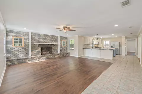 Living - 140 Gillis Dr, Crestview, FL 32536 photo 1 of 9