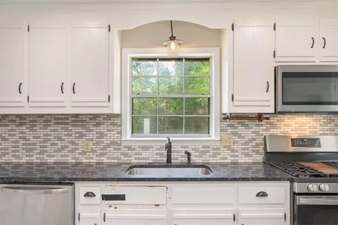 Kitchen - 140 Gillis Dr, Crestview, FL 32536 photo 5 of 6
