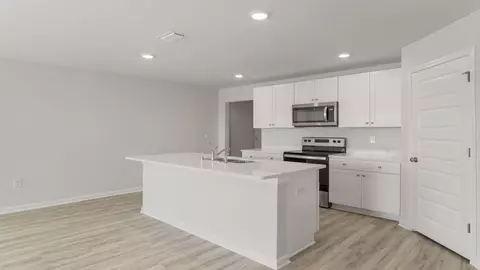 Kitchen - 250 Dockside Rd, Freeport, FL 32439 photo 4 of 4