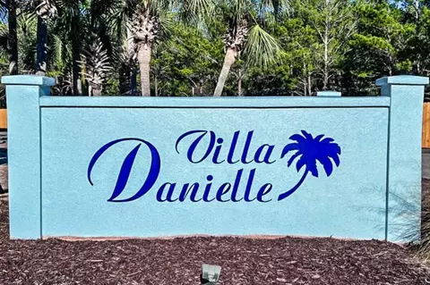 2737 Bay Club Dr, Navarre, FL 32566