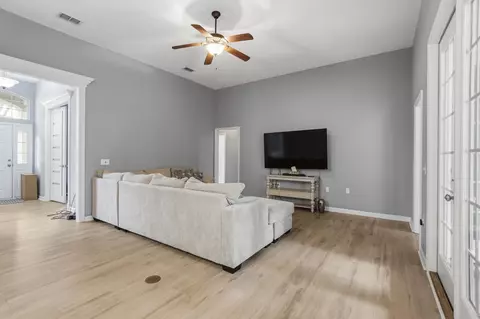 Living - 145 Mango Ln, Freeport, FL 32439 photo 2 of 3