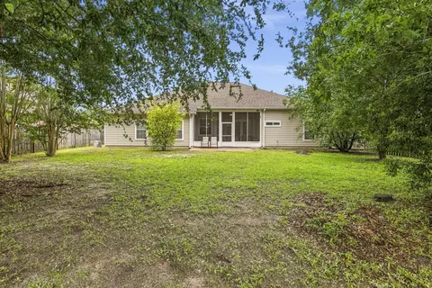 Exterior - 145 Mango Ln, Freeport, FL 32439 photo 4 of 11