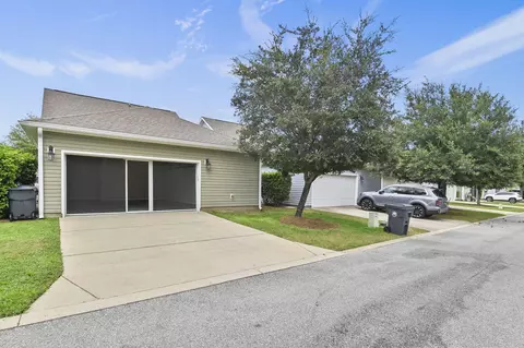 Exterior - 71 Nelly St, Freeport, FL 32439 photo 4 of 27