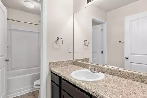 Bath - 71 Nelly St, Freeport, FL 32439 photo 4 of 4
