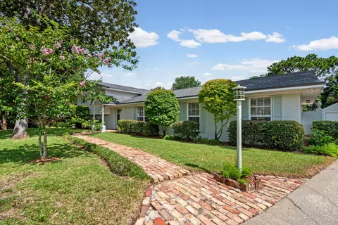5 Maple Ave, Shalimar, FL 32579