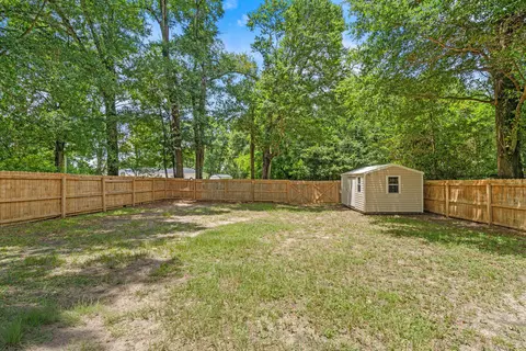 Exterior - 334 E Chestnut Ave, Crestview, FL 32539 photo 7 of 8